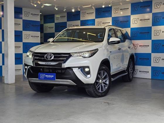 TOYOTA HILUX 2.8 SRX 4X4 CD 16V DIESEL 4P AUTOMÁTICO